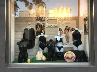 Se traspasa Lenceria en centro de Denia.