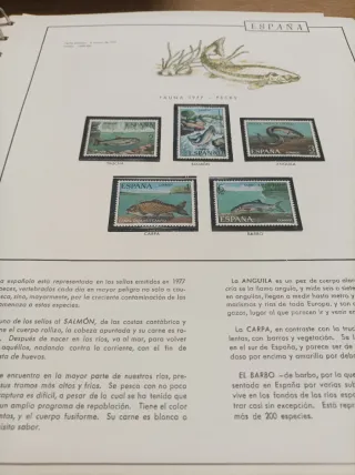 27 Sellos 1977 en hojas y filoestuches originales