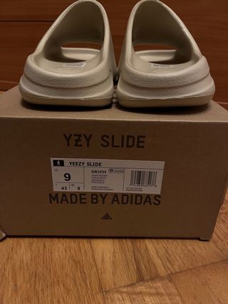 Yeezy Slide Beige