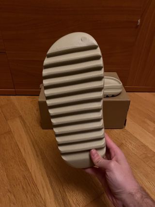 Yeezy Slide Beige