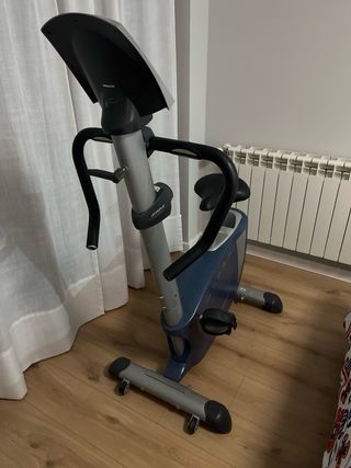 Bicicleta Estática BH Hydra Fitness