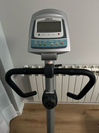 Bicicleta Estática BH Hydra Fitness