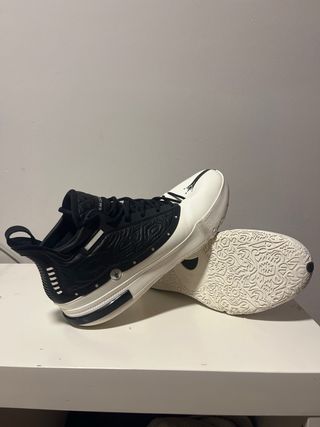 Zapatillas Baloncesto 361 Degrees Joker 1 As Negra