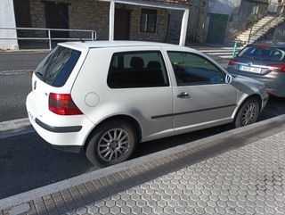 Volkswagen Golf 2000