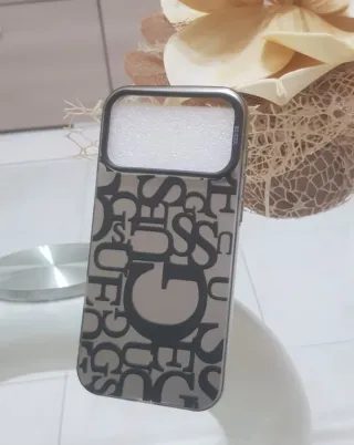 3 Cover iPhone 17  Pro Max Guess