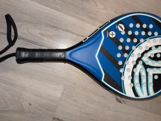 Pala de pádel azul
