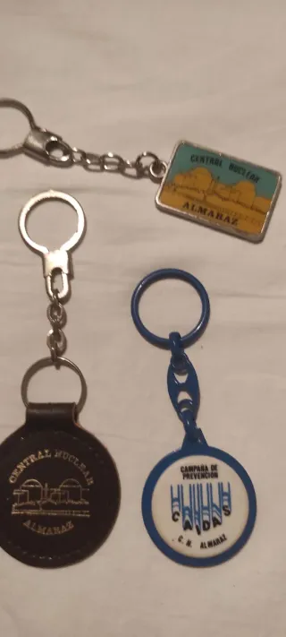 5 llaveros de hustoria Central Nuclear de Almaraz
