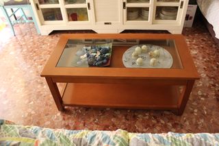 Mesa auxiliar elevable madera y cristal