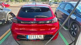 Peugeot e-208 2022