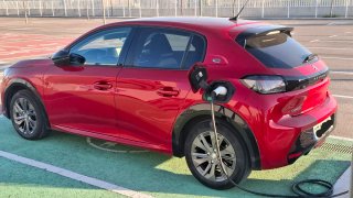 Peugeot e-208 2022