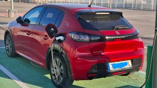 Peugeot e-208 2022