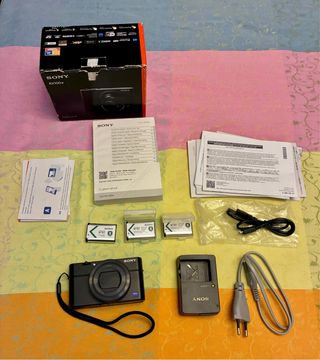 Cámara Sony RX100 IV + Accesorios