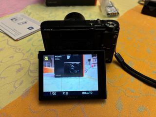 Cámara Sony RX100 IV + Accesorios