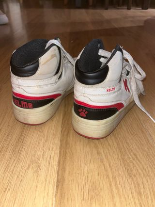Tenis Kelme Vintage 90 Blancos y Rojos