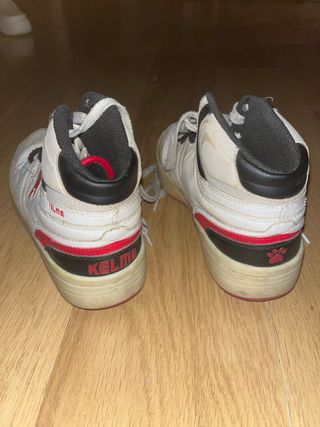 Tenis Kelme Vintage 90 Blancos y Rojos
