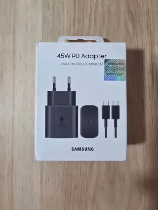 Cargador Samsung 45W PD con cable USB-C a USB-C.