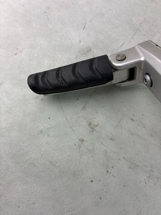 Estribo trasero derecho BMW R 1200 R