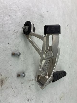 Estribo trasero derecho BMW R 1200 R