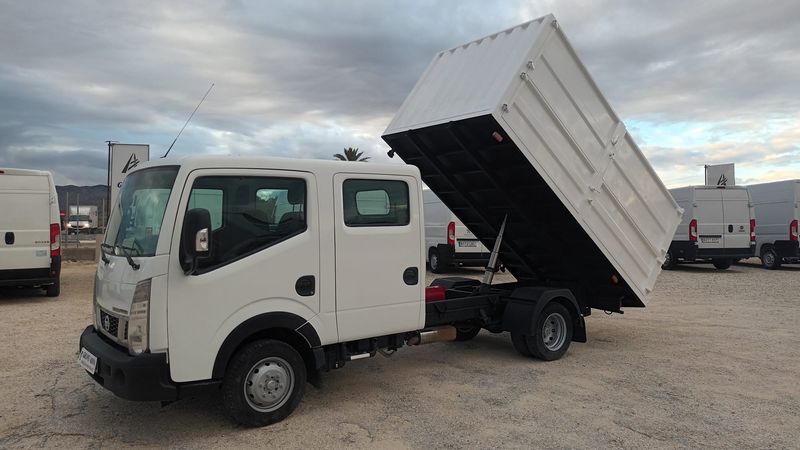 NISSAN CABSTAR 2015 140CV DOBLE CABINA BASCULANTE - foto 1