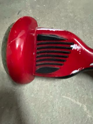 Patinete eléctrico rojo