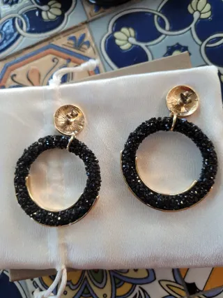 Orecchini cerchio neri e oro
