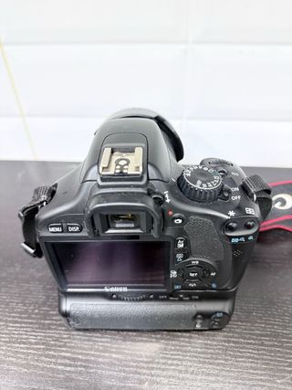 Cámara Canon EOS 550D + Objetivo 75-300mm