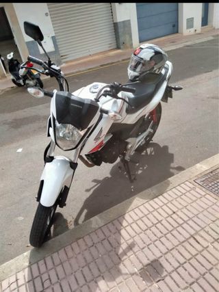 Honda Naked Blanca