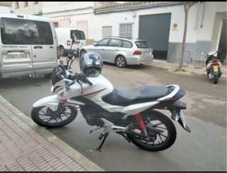 Honda Naked Blanca