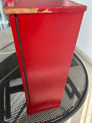 Mobiletto bambole anni '70 rosso