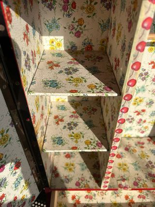 Mobiletto bambole anni '70 rosso