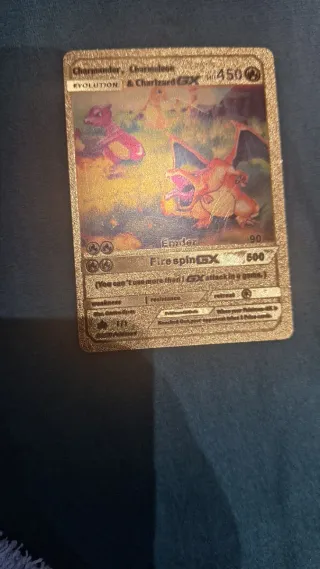 Carta Pokémon Charizard GX Oro