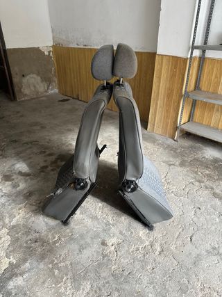 Asientos de coche con reposacabezas