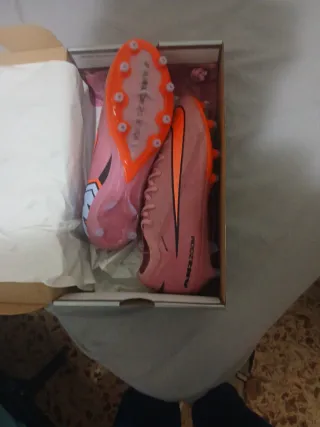 Botas de fútbol Nike gama alta sin estrenar