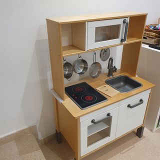 Cocinita de madera Ikea