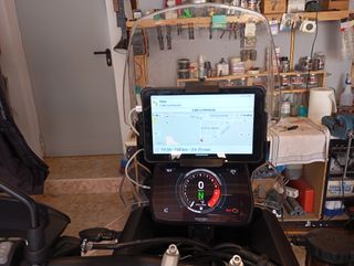 Soporte Oukitel RT3 + Extracción rápida con llave