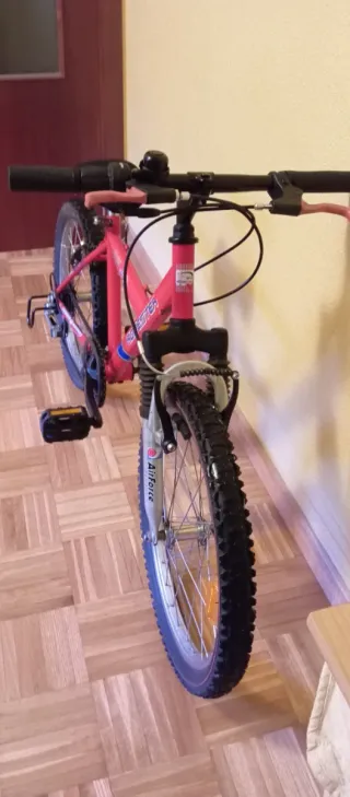 Bicicleta infantil niña casi sin usar