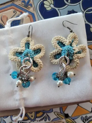 Orecchini fatti a mano fiorellini