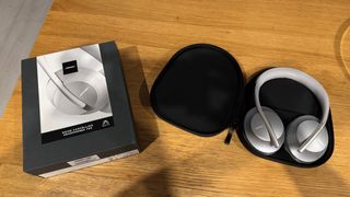 Cascos Bose NC 700 color plata