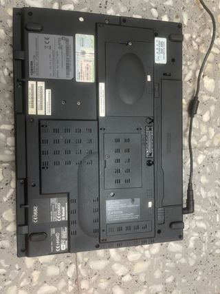 Toshiba Tecra Portátil Plata y Negro