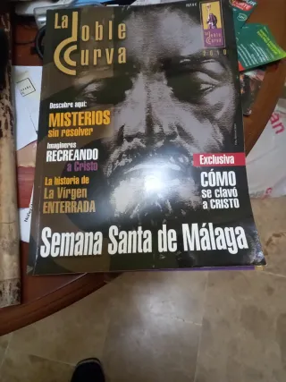 17 Carteles y libros cofrades más cuadro del Carme
