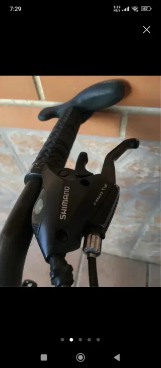 Bicicleta de montaña roja