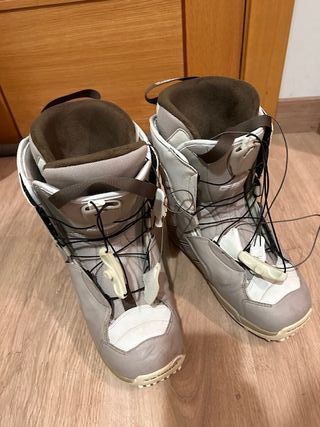 Tavola Snowboard Salomon Radiant 143 + Scarponi