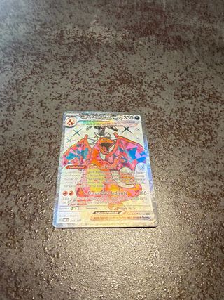 Carta Pokémon Charizard ex 215/197