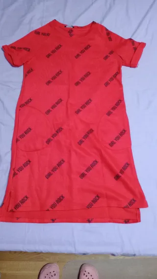 Vestido rojo con estampado Girl You Rock