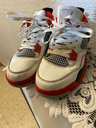 Air Jordan 4 Retro Roja Blanca