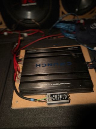 Equipo Car Audio: Amplificador Subwoofer y medios