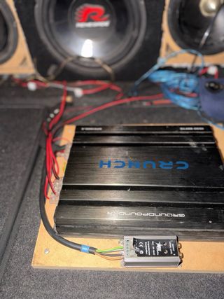 Equipo Car Audio: Amplificador Subwoofer y medios