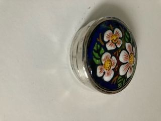 Pastillero plata y esmalte flores