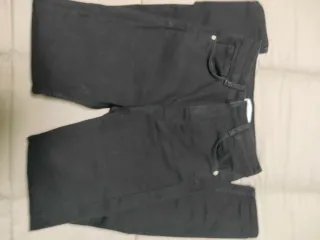 Pantalón vaquero pitillo negro Zara T.36