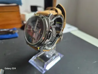 Reloj de pulsera con correa de cuero